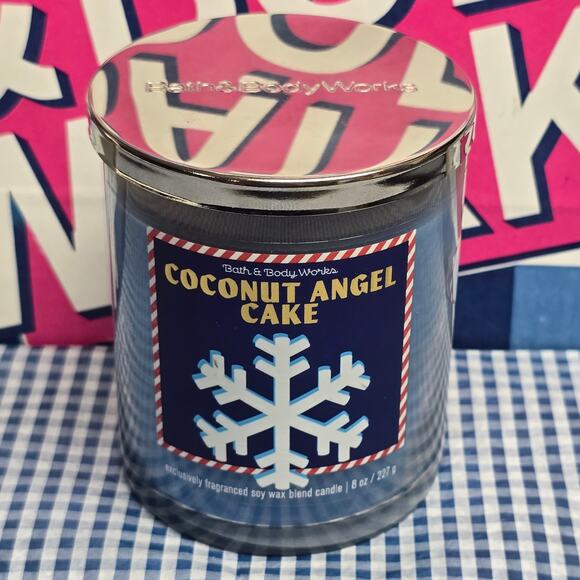 BBW Coconut Angel Cake Single Wick 8 oz. Candle Exclusive Christmas Gift Tag - Picture 1 of 3